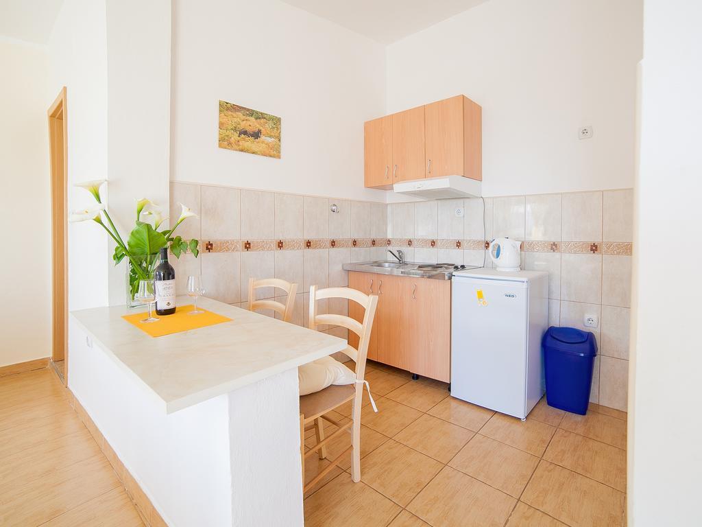 Apartments Viktorija Petrovac Habitación foto